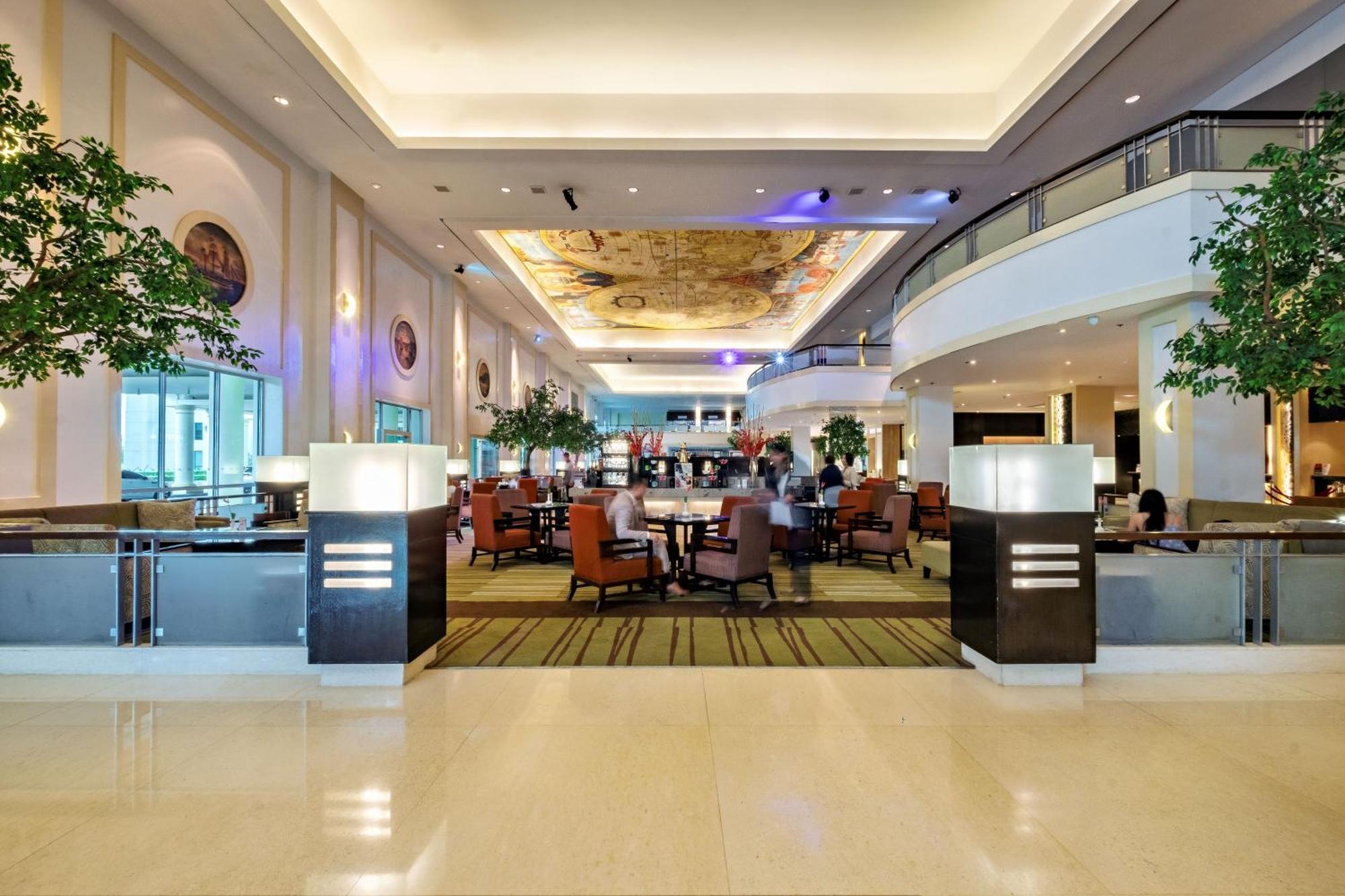 Waterfront Cebu City Hotel & Casino Exterior photo